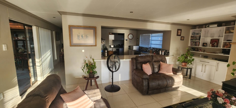 3 Bedroom Property for Sale in Reebok Western Cape